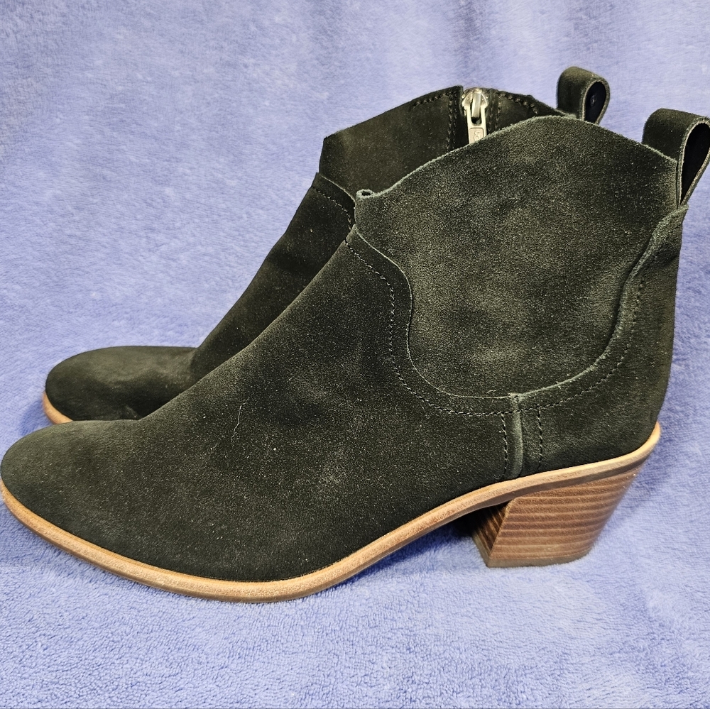 UGG womens Kingsburg Ankle boot black 7.5